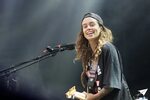 Classify Maltese-Australian singer Tash Sultana